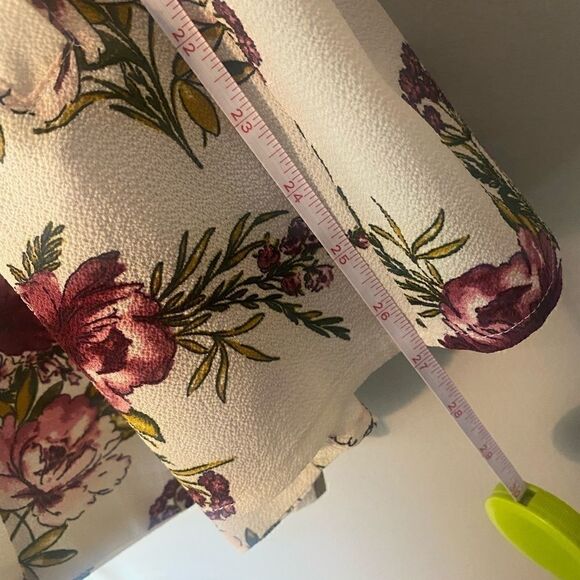 Charming Charlie floral wrap top - Picture 6 of 11